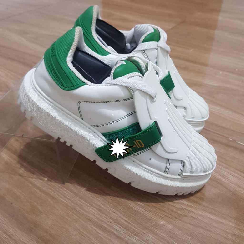 Sepatu Sneakers Wanita Dixxxxor Size 35