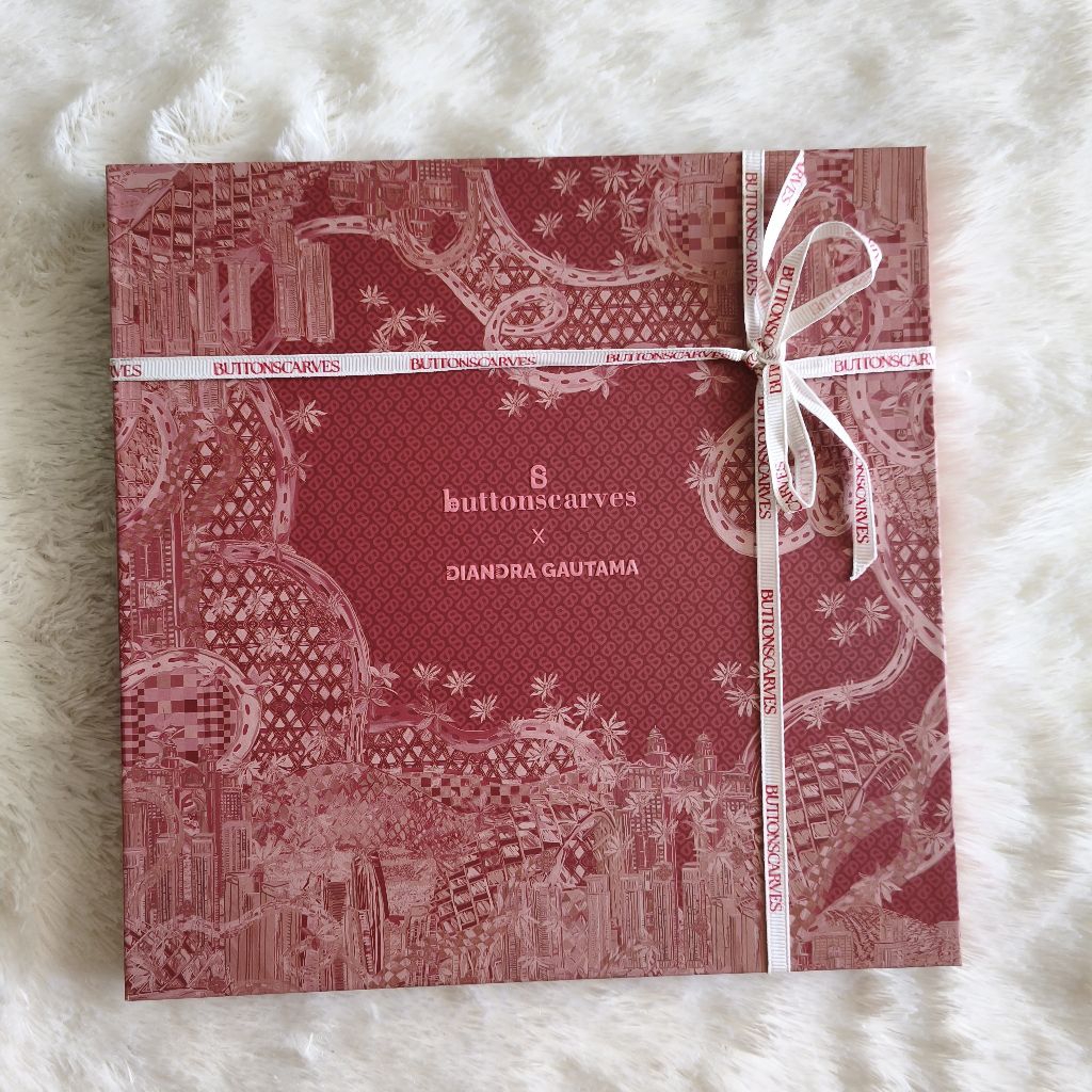 Buttonscarves GrandPrix Apex