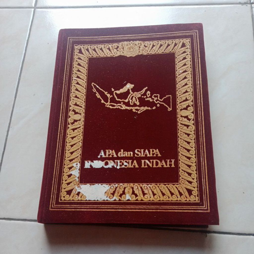 Buku Apa dan siapa Indonesia indah