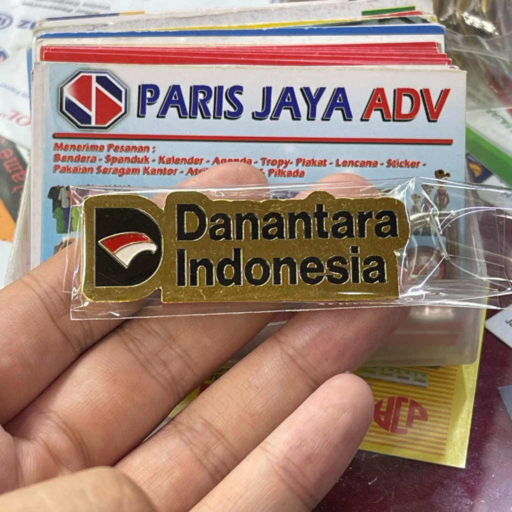 Pin Danantara Indonesia kuningan model terbaru