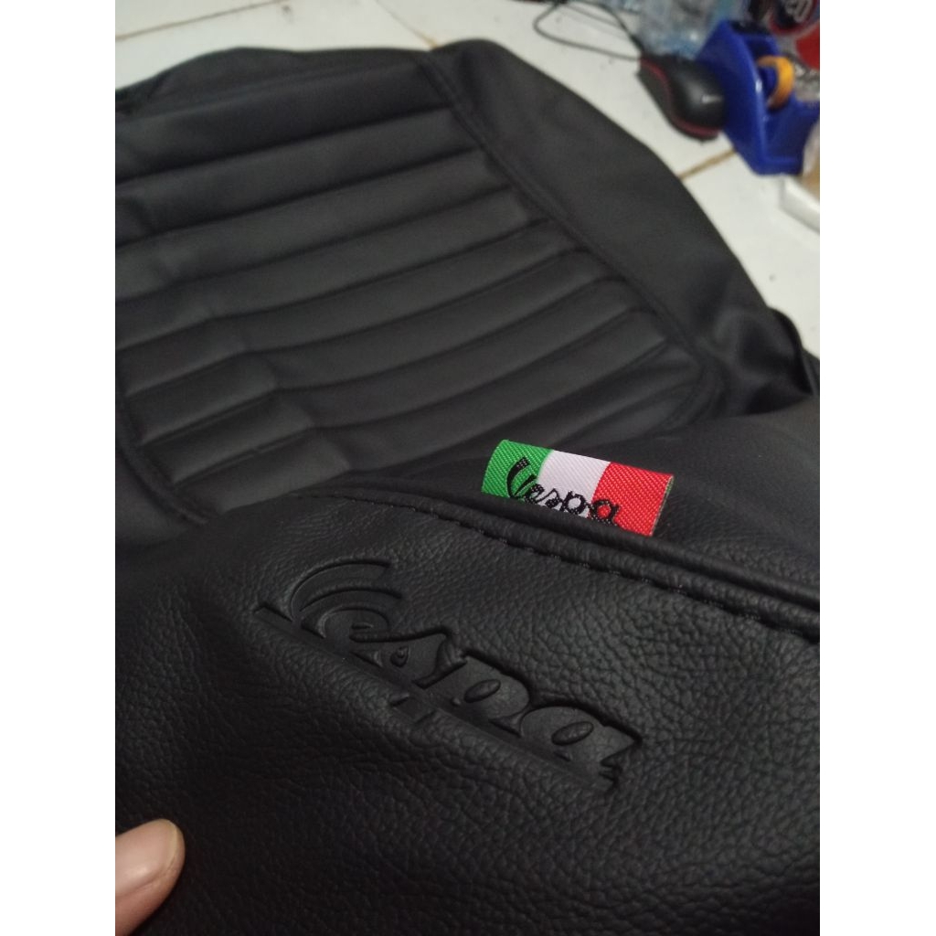 Kulit jok motor vespa sprint Primavera