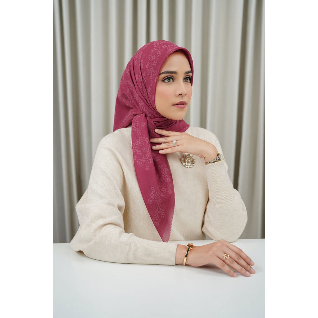 NEW Buttonscarves Monogram Scarf Magenta XL