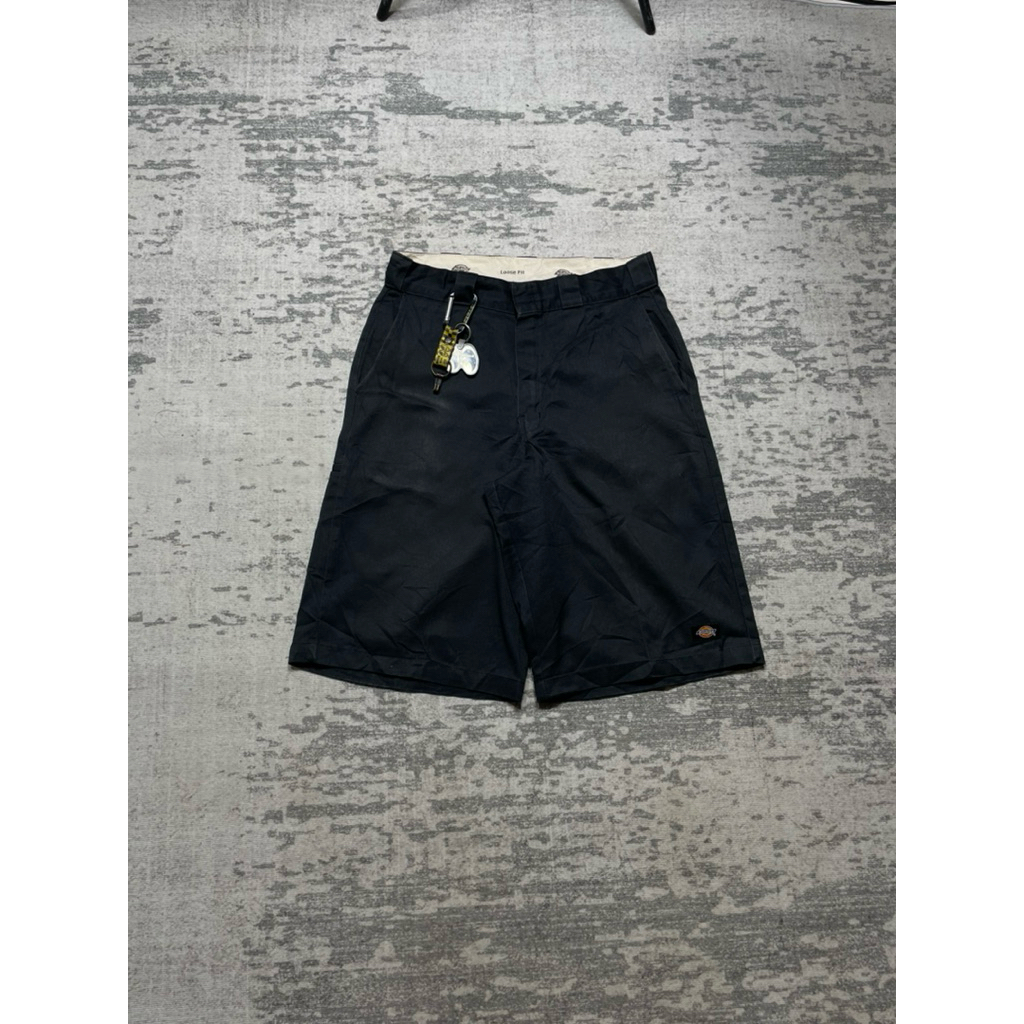 Dickies cell pocket loose fit short pants