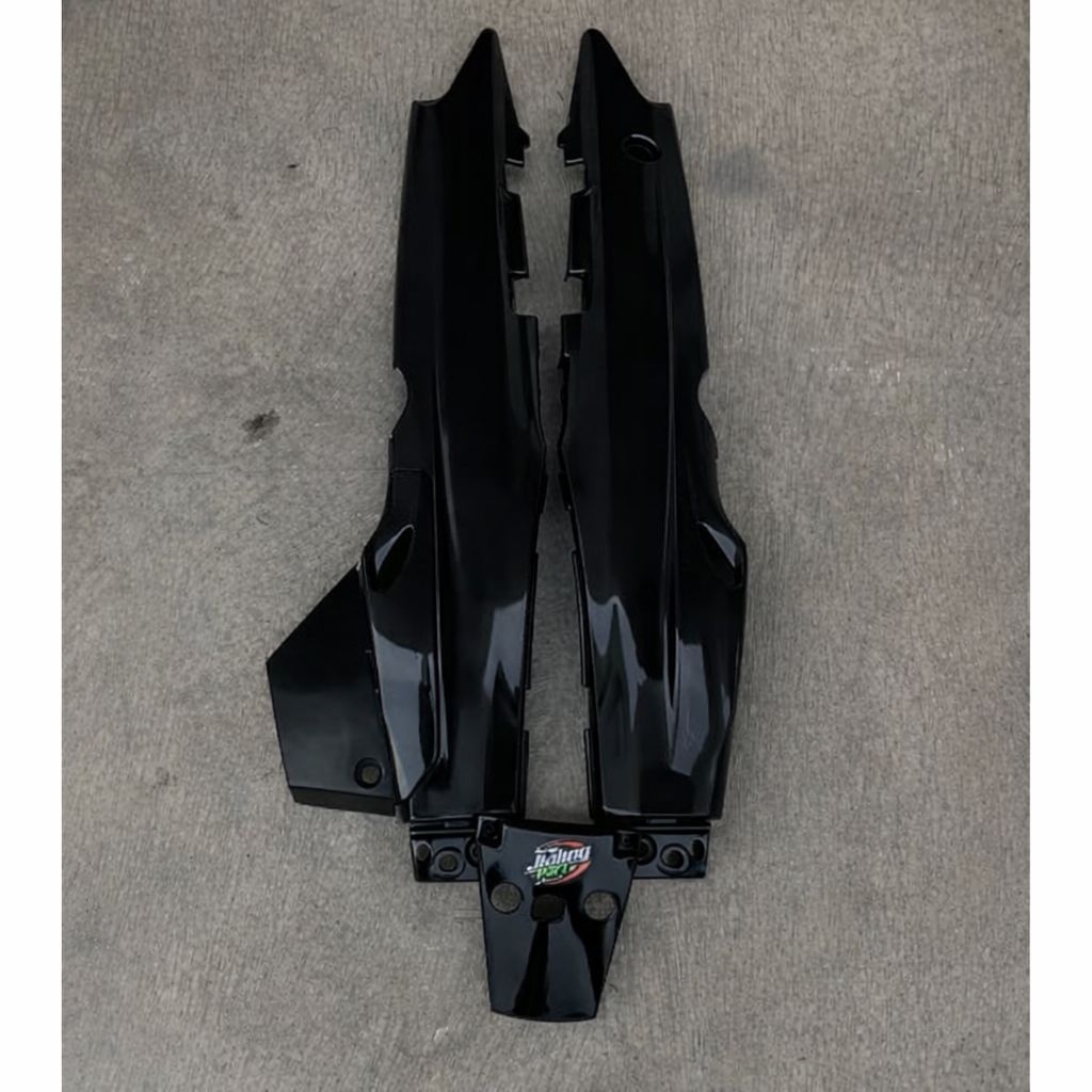 body belakang yamaha fiz r set tutup aki cover bodi fizr set bok aki fizr hitam