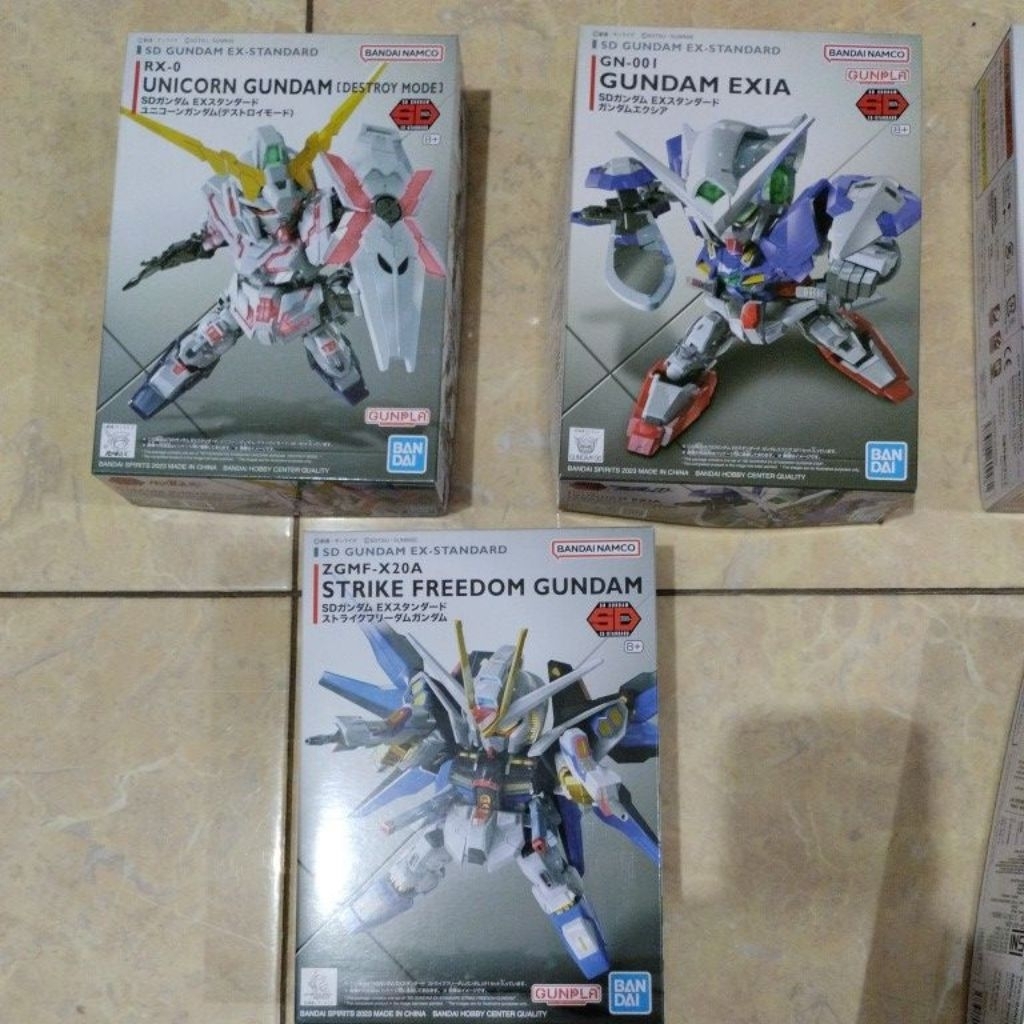 oketoys mainan gundam rakit gunpla ori bandai sd gundam ex-standard bandai namco robot gundam