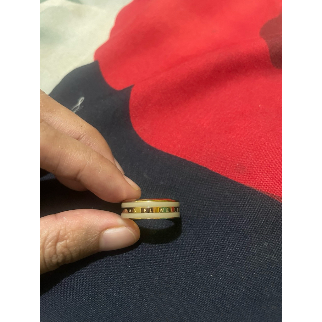 Cincin Daniel Wellington