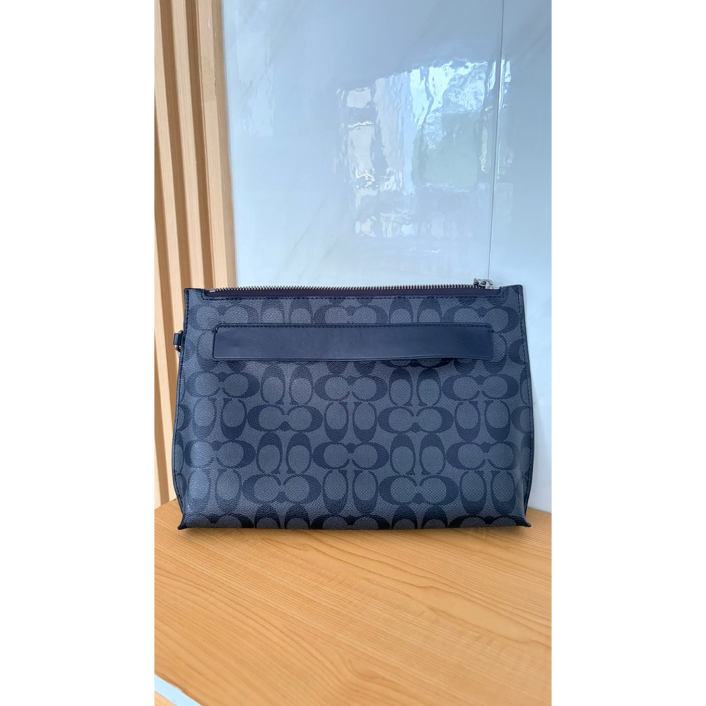 preloved coach men pouch carryall black sig