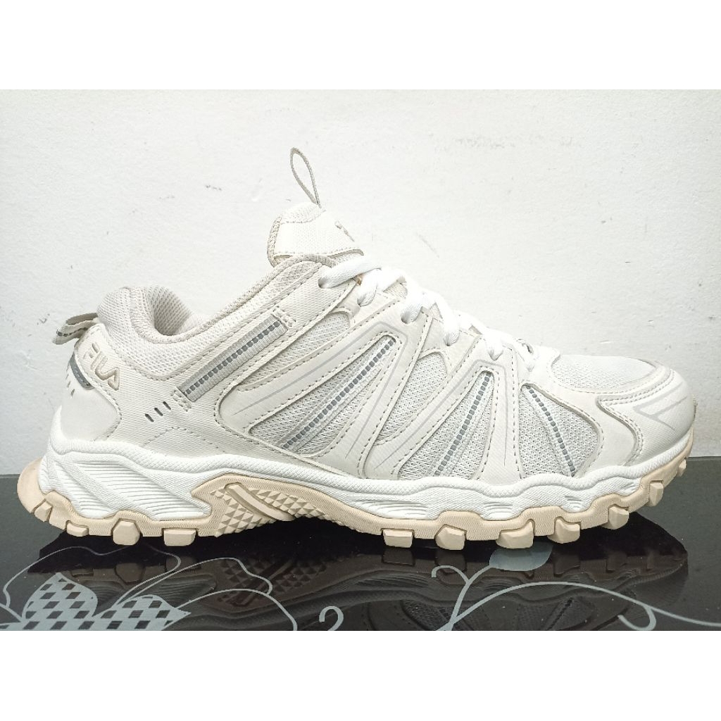 Sepatu Second ORI - Fila Terrex 2 size 42,5