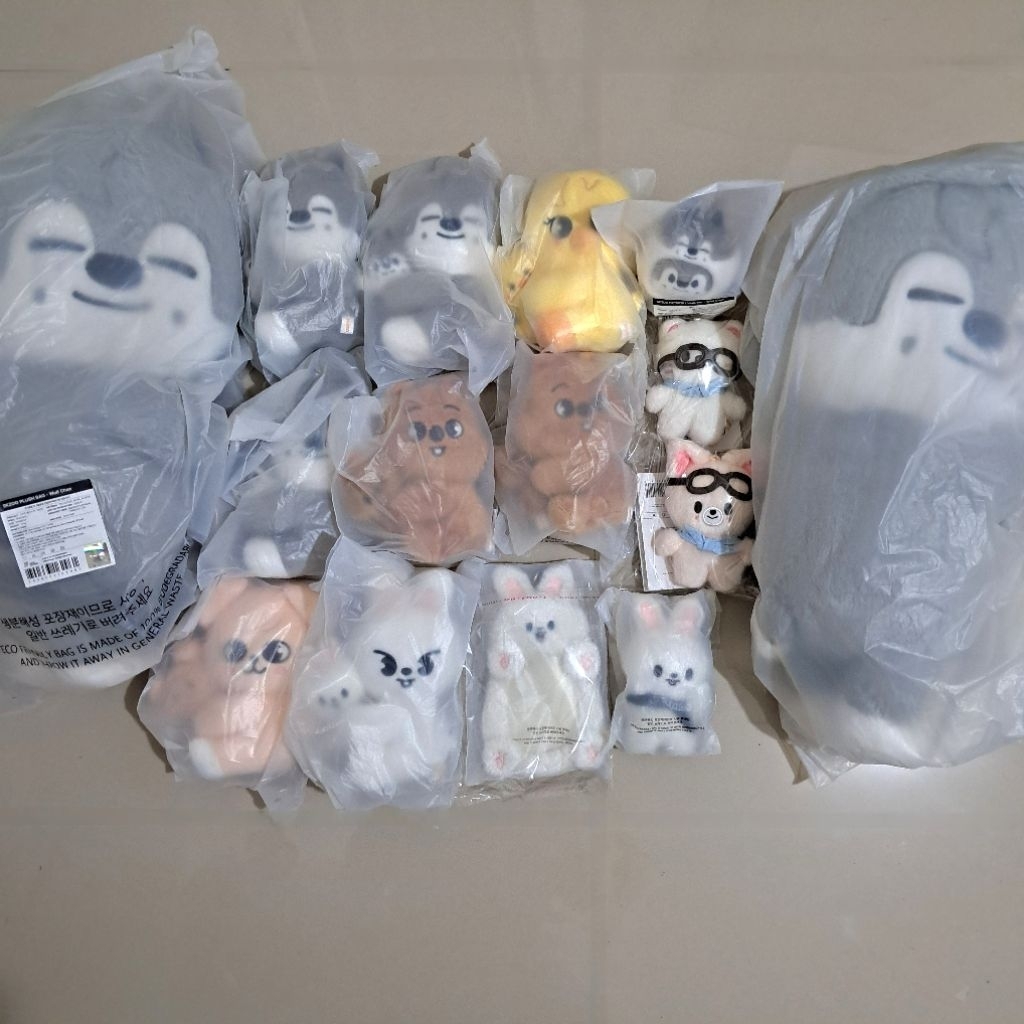 ready stock skzoo plush official dominate celebrate magnet lying 10cm 15cm 20cm wolfchan leebit quok