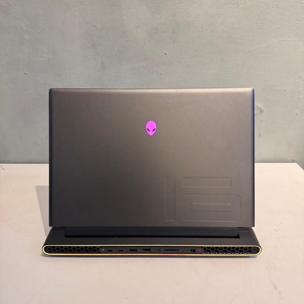 Laptop Gaming High End Dell Alienware M16 Ryzen 9 7845HX RTX 4080 12GB 32GB/2TB SSD