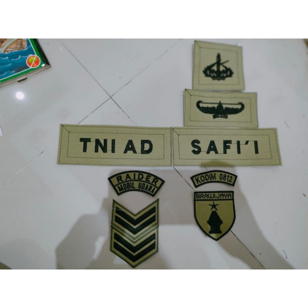 Atribut/papan nama TNI AD