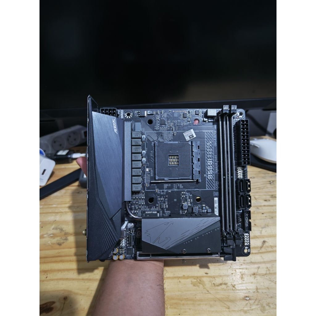 Mobo AM4 B550-i Aorus Pro Ax Wifi Mini ITX