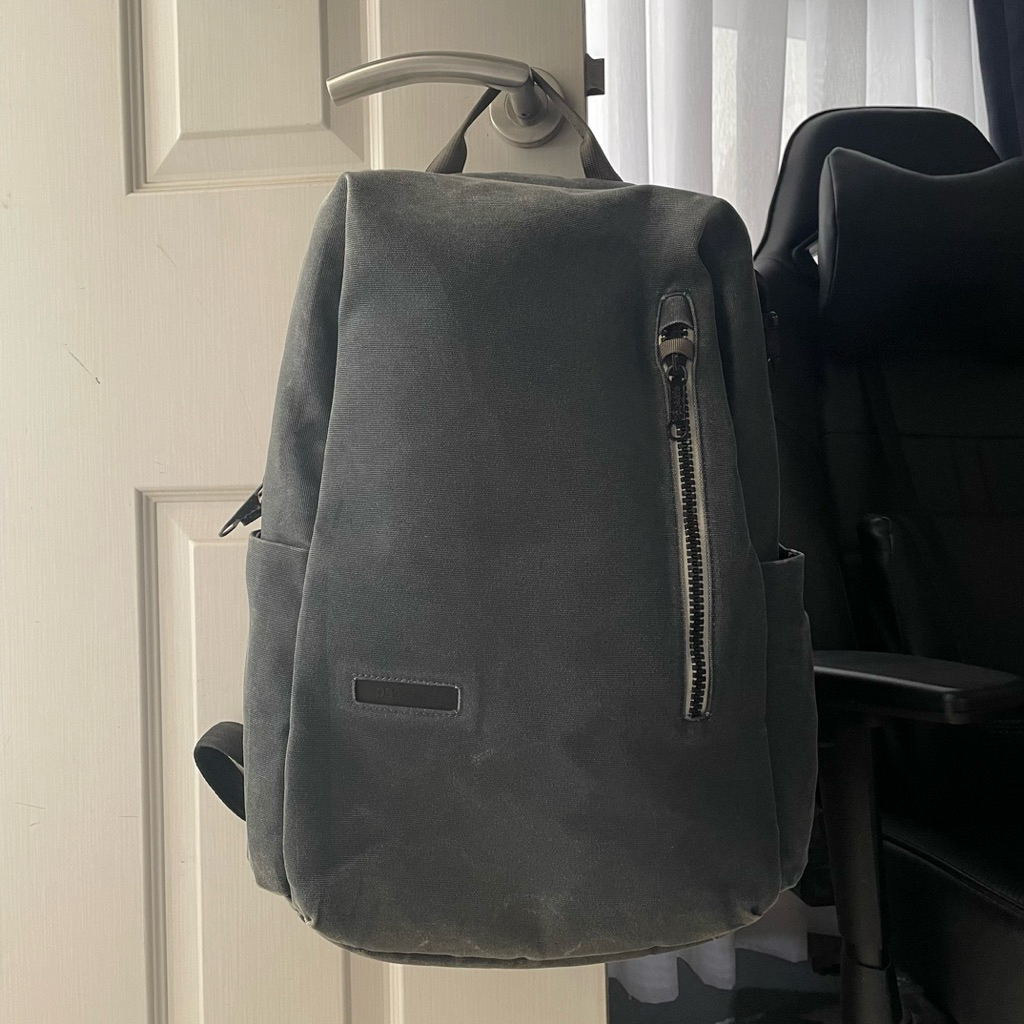 Tas ransel Laptop Pacsafe abu second