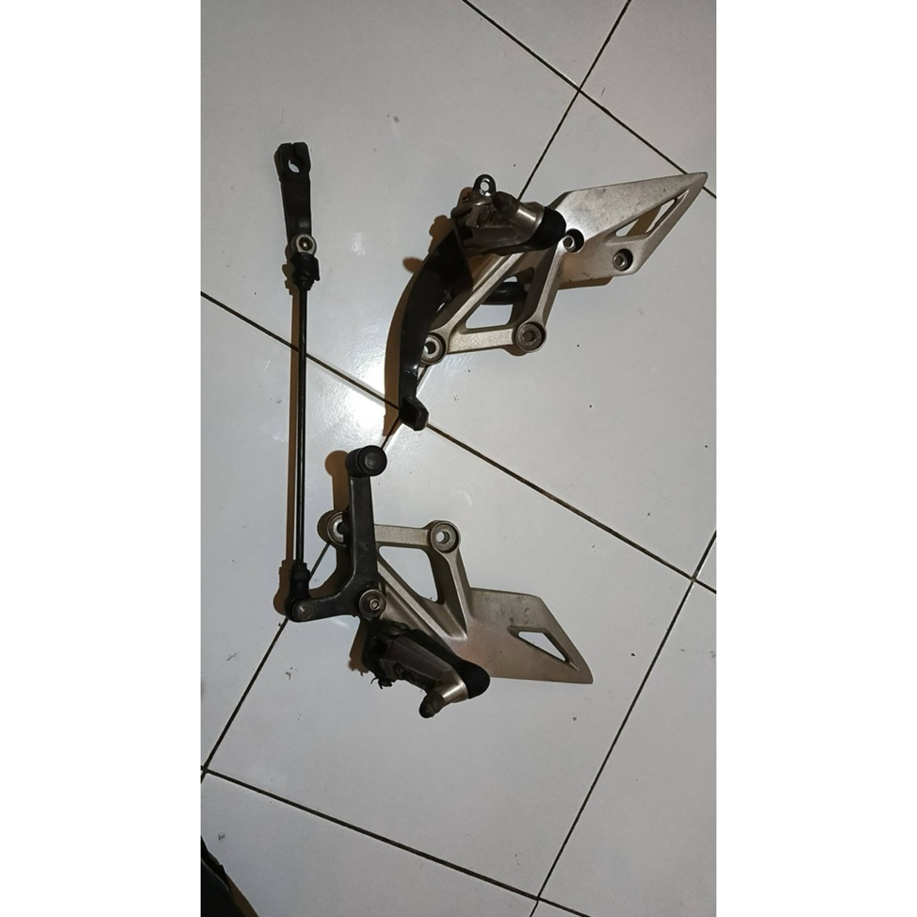 Step Depan CBR K45 Facelit Ori Copotan