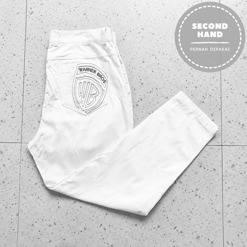 Celana Jeans Panjang Putih Warner Bros / Size 32 33 - Lingkar 87 cm / Second Hand