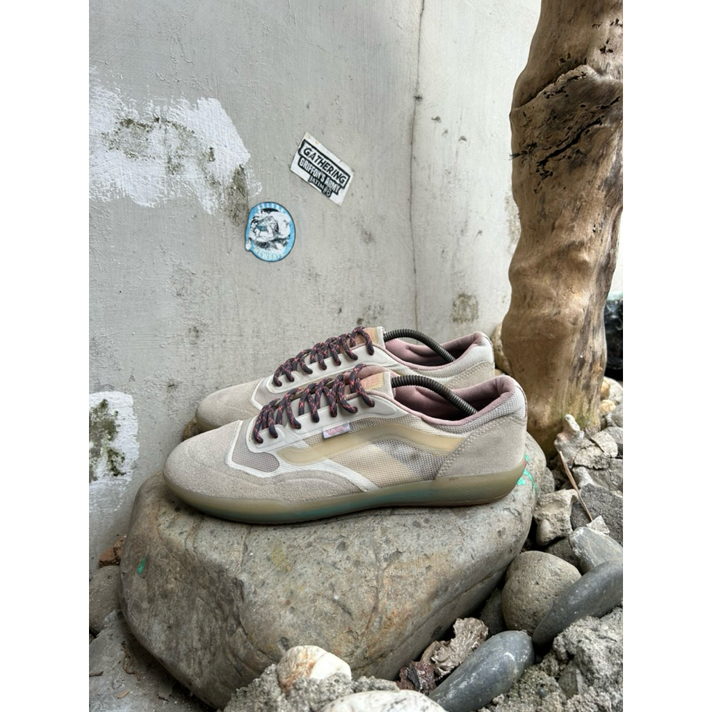 Vans AVE Pro White Pink