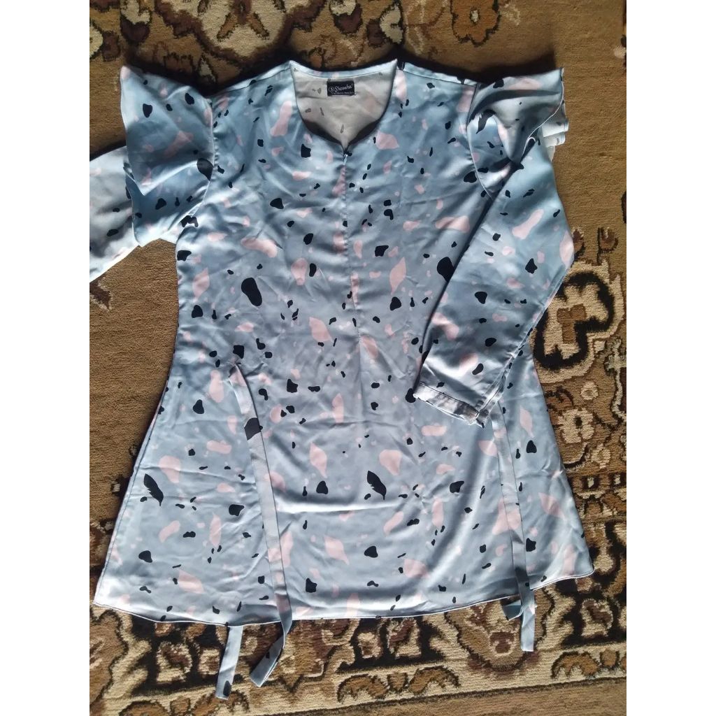 Blouse baby blue