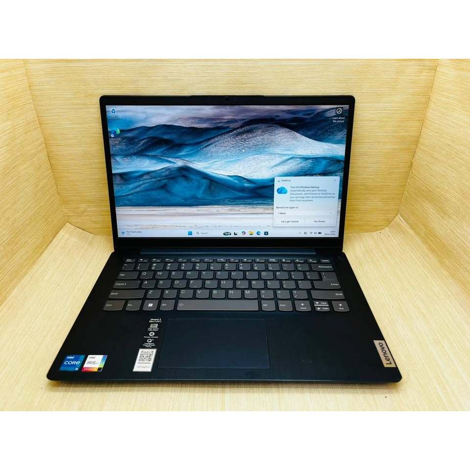 LAPTOP LENOVO IDEAPAD SLIM 3 14ITL6 INTEL CORE I5-1135G7 RAM 8 GB SSD 512 GB SECOND BERGARANSI