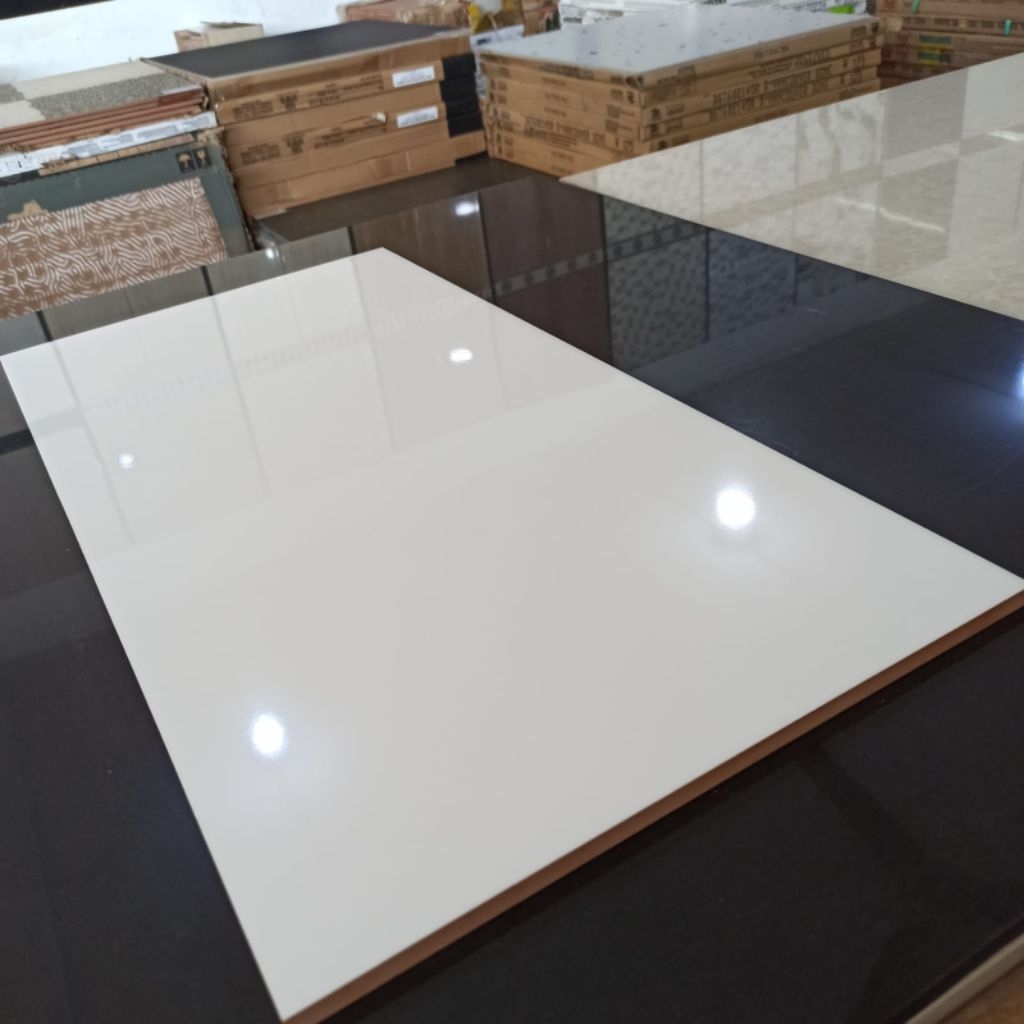 keramik 30x60 putih polos kia/keramik kia alby white/keramik putih polos kilap kw 1