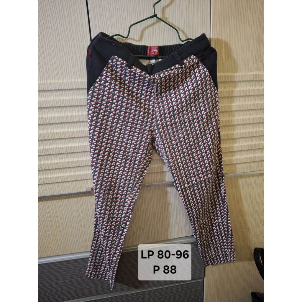 Preloved Celana Wanita Merk Triset