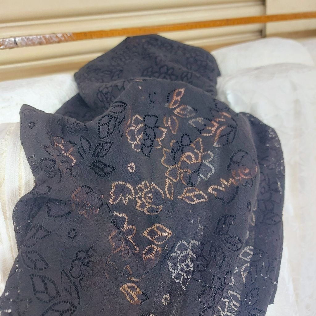 kain brokat premium  - kain brokat motif bunga  - kain brokat kebaya  ( hitam) 0-1