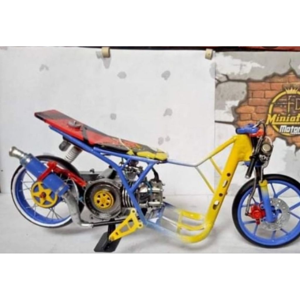 diecast mainan motor drag Yamaha aerox ada dinamo dan port usb