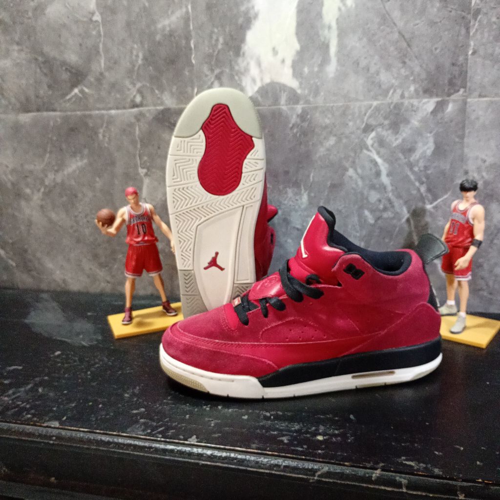 SEPATU BRANDED KONDISI ISTIMEWAH  Air Jordan Son Of Mars Low / 'Gym Red' ukuran 38,5 ( insol 24cm )