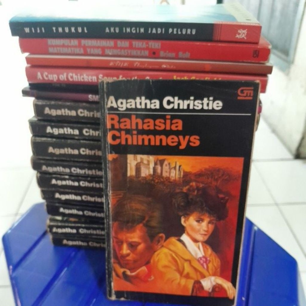AGATHA CHRISTIE RAHASIA CHIMNEYS BUKU BEKAS