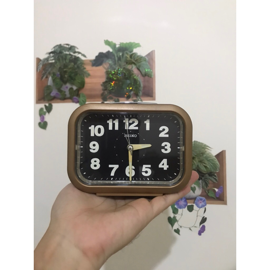Jam Meja Seiko weker bekas pakai orang