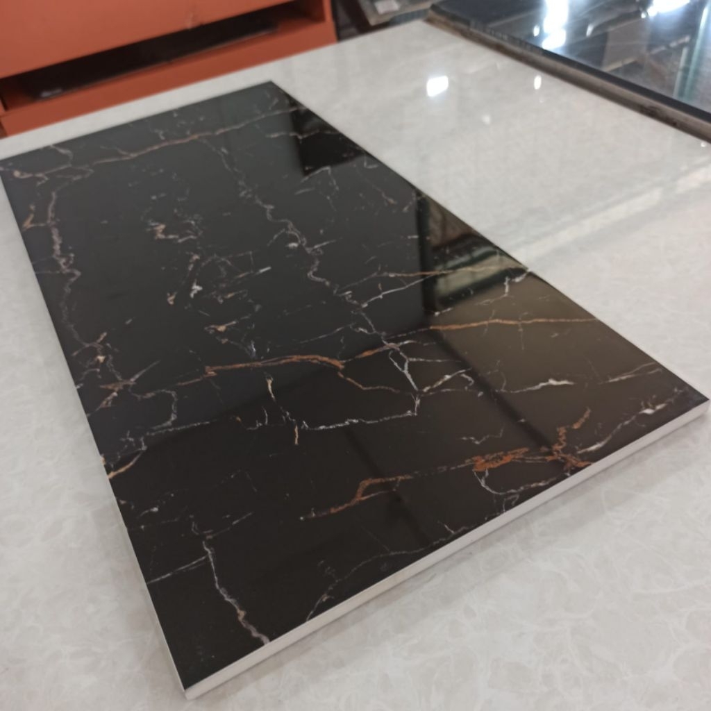 granit 30x60 roman hitam urat emas/granit kamar mandi/granit dinding dapur/granit roman Dportoro bla