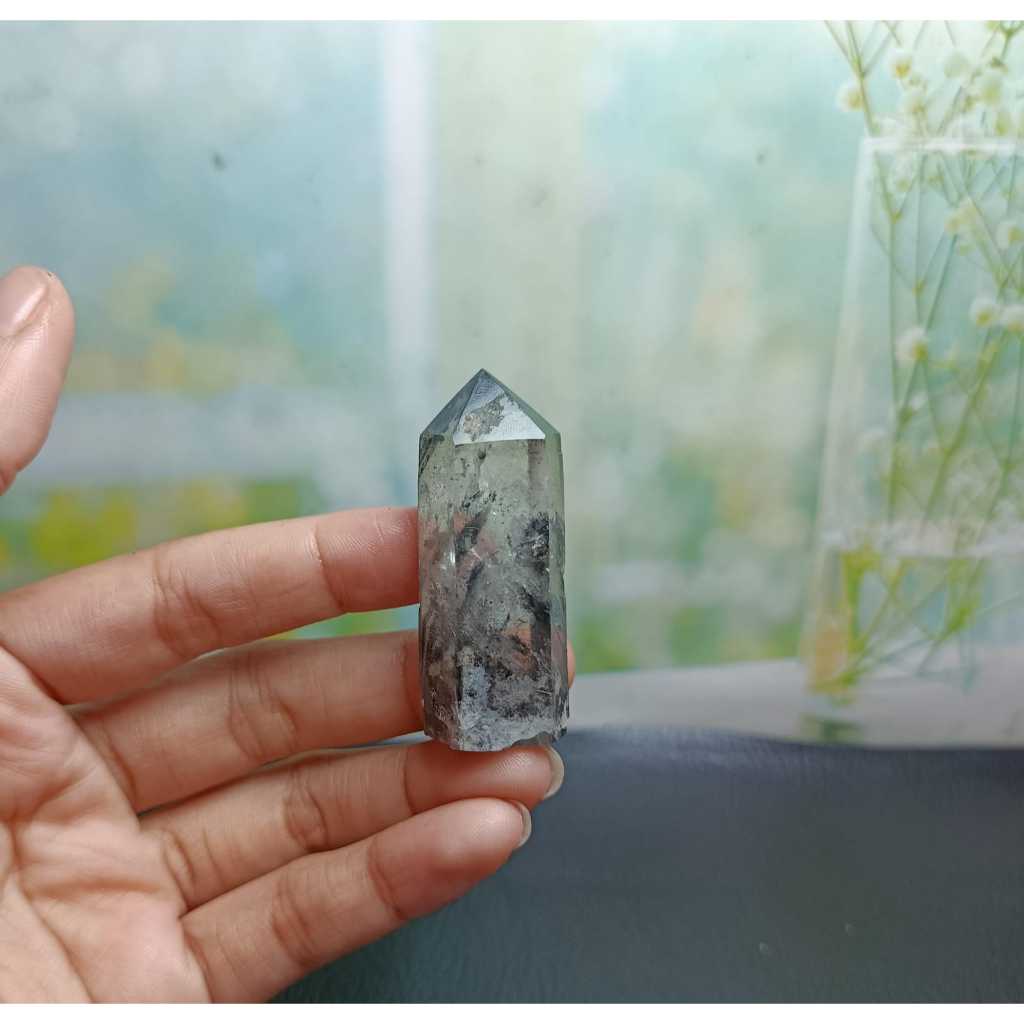 Batu Natural Sichuan Clear Quartz With Black inclusion (5)