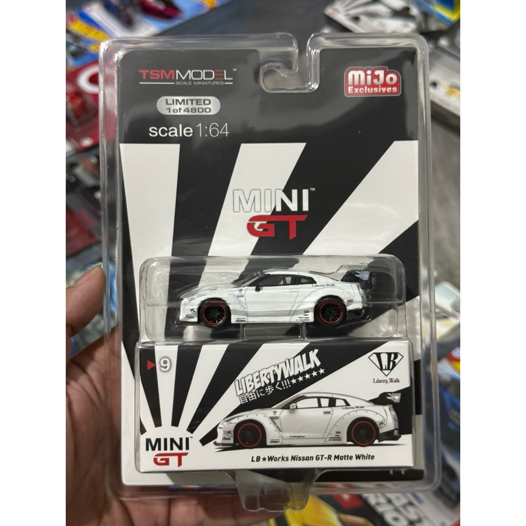 MINI GT 009 |  Nissan R35 LB *Works Nissan GT-R Matte White