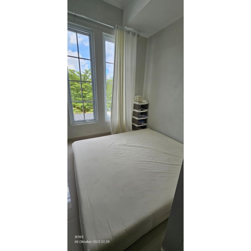 Kasur Spring Bed merek Informa