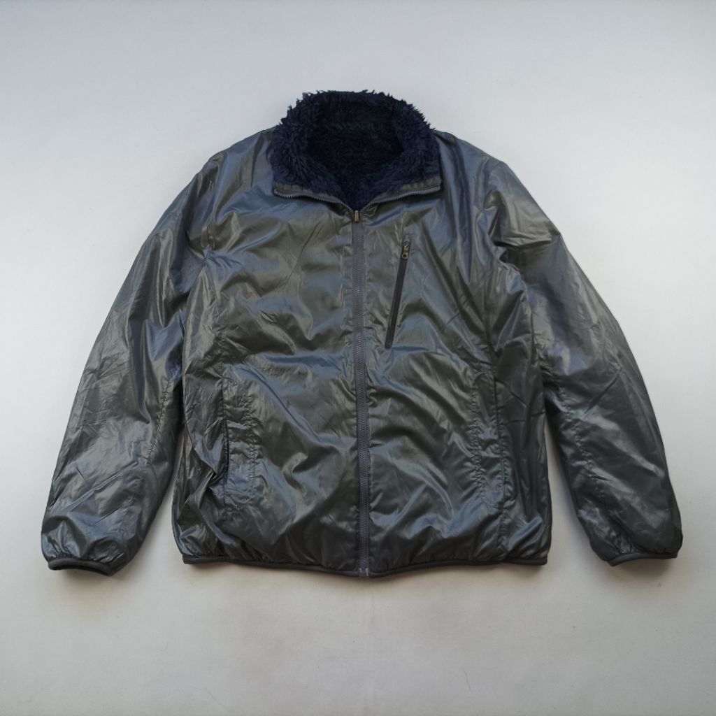 Uniqlo Reversible sherpa size XL P055