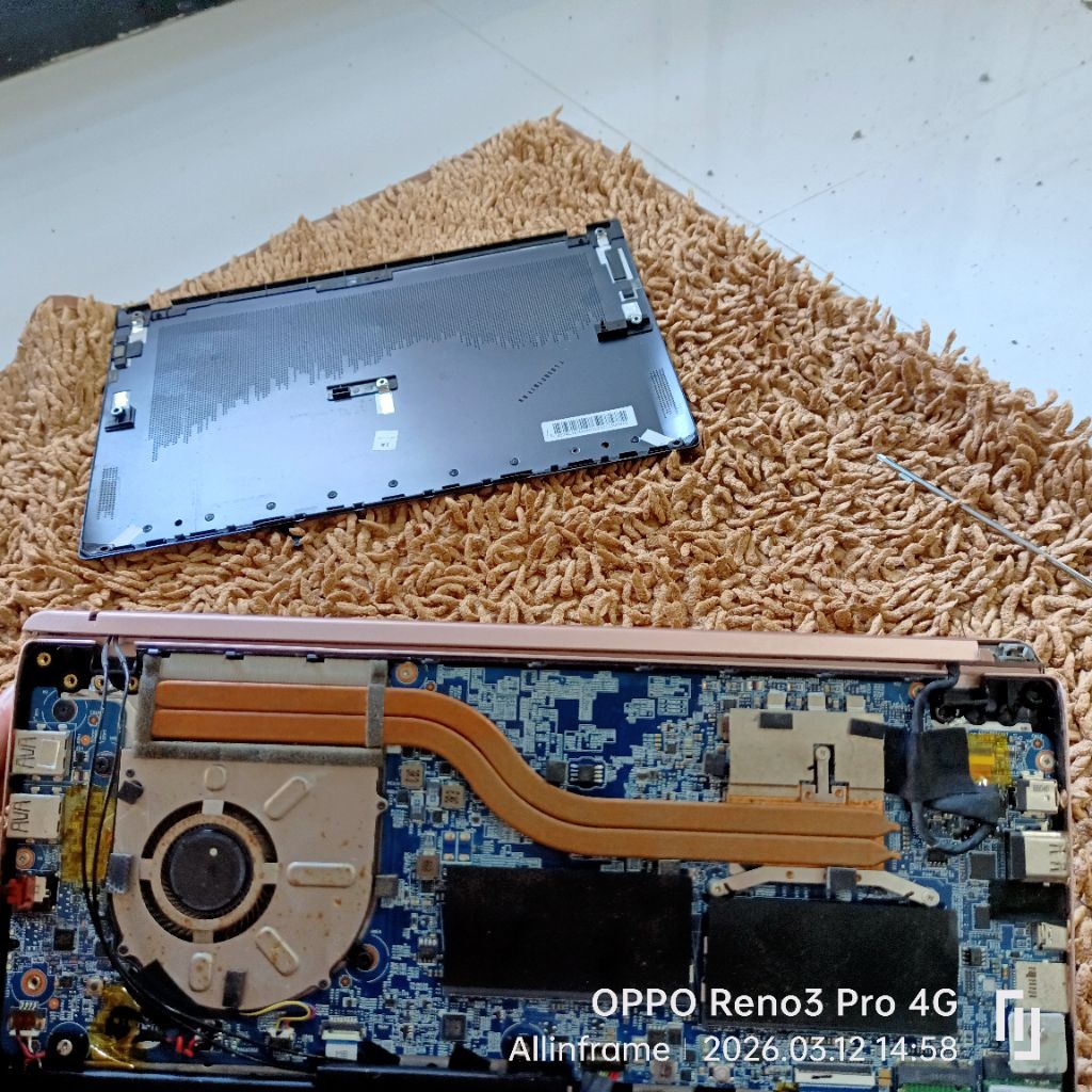 Motherboard Laptop Msi Modern 14 B11MO Processor: 11th Gen Intel(R) Core(TM) i7-1165G7 @ 2.80GHz (8 