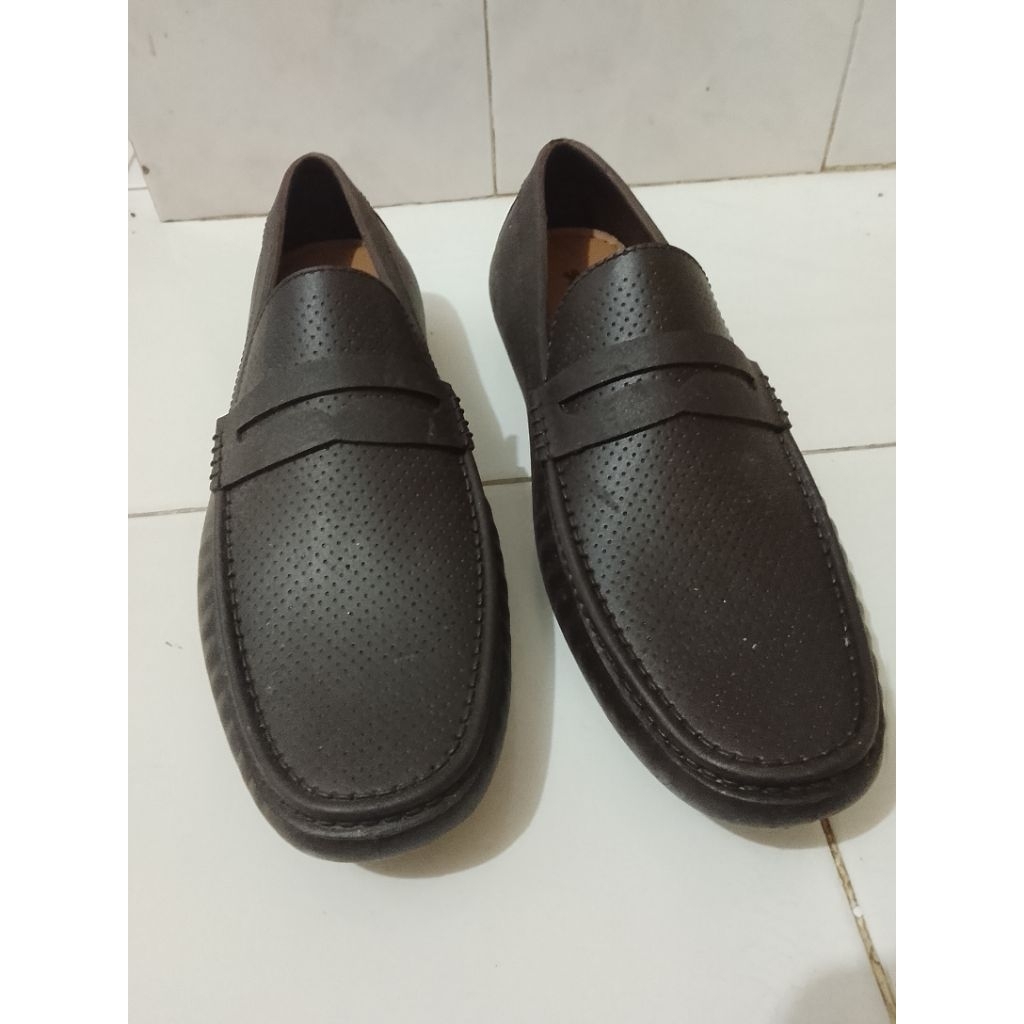 sepatu slop pria bata