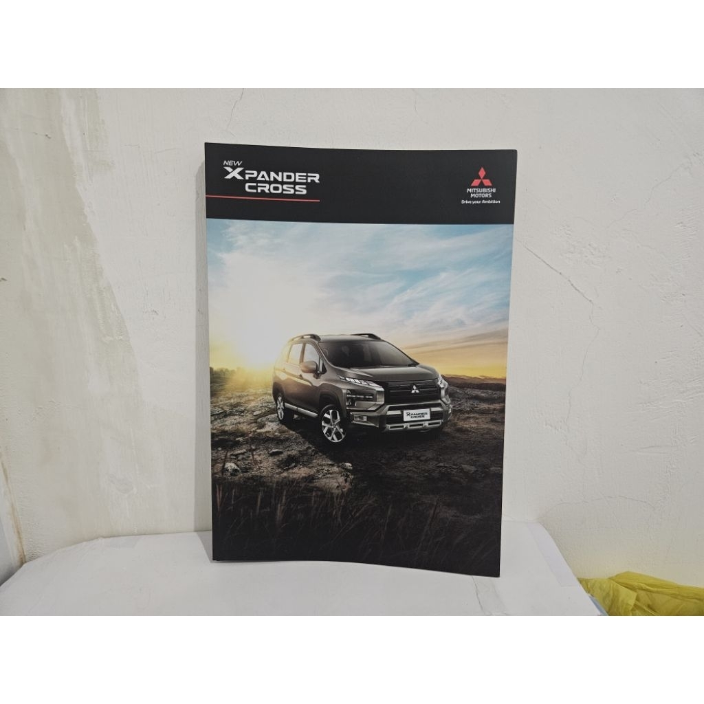brosur katalog mobil mitsubishi xpander cross 2024 leaflet