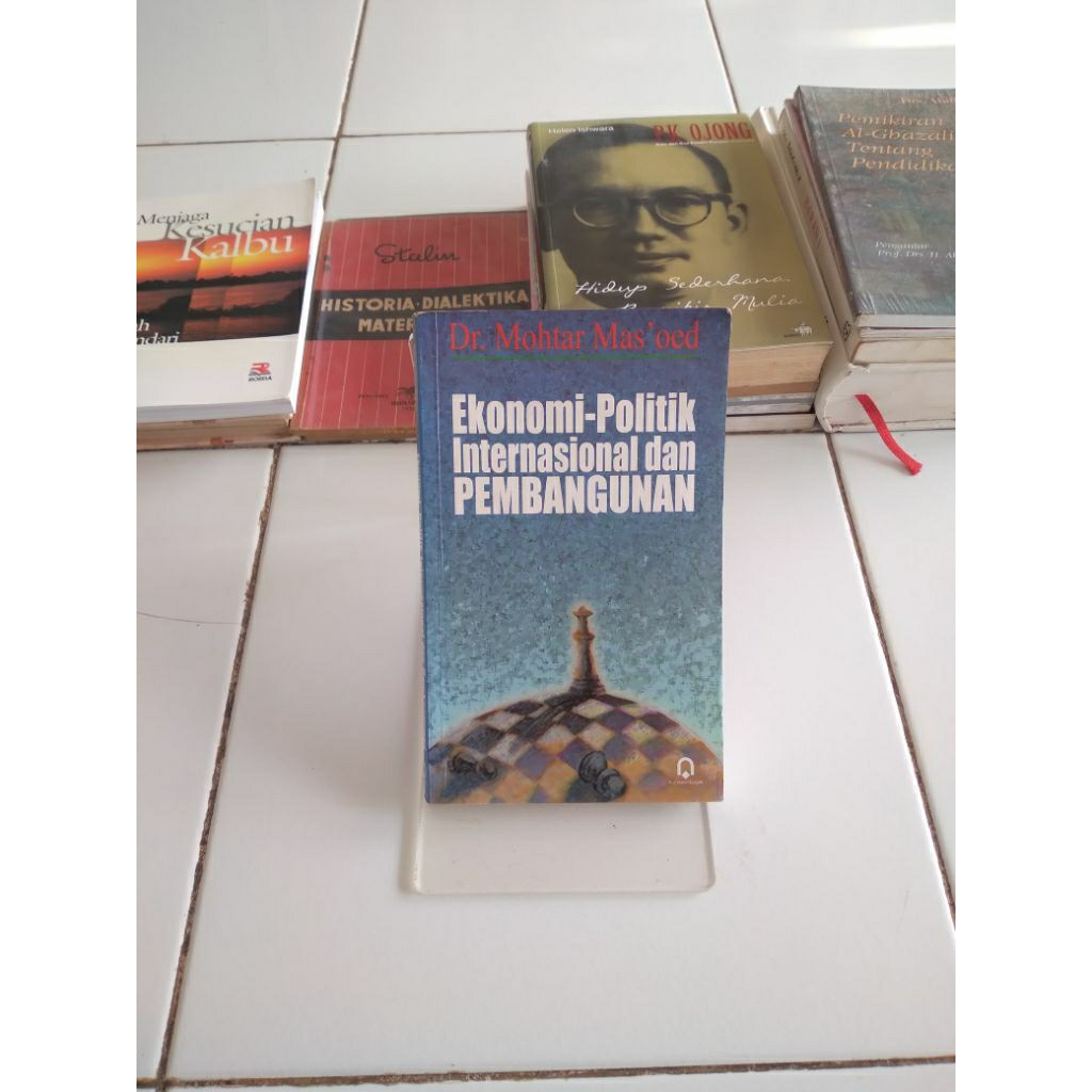 ekonomi-politik internasional dan pembangunan