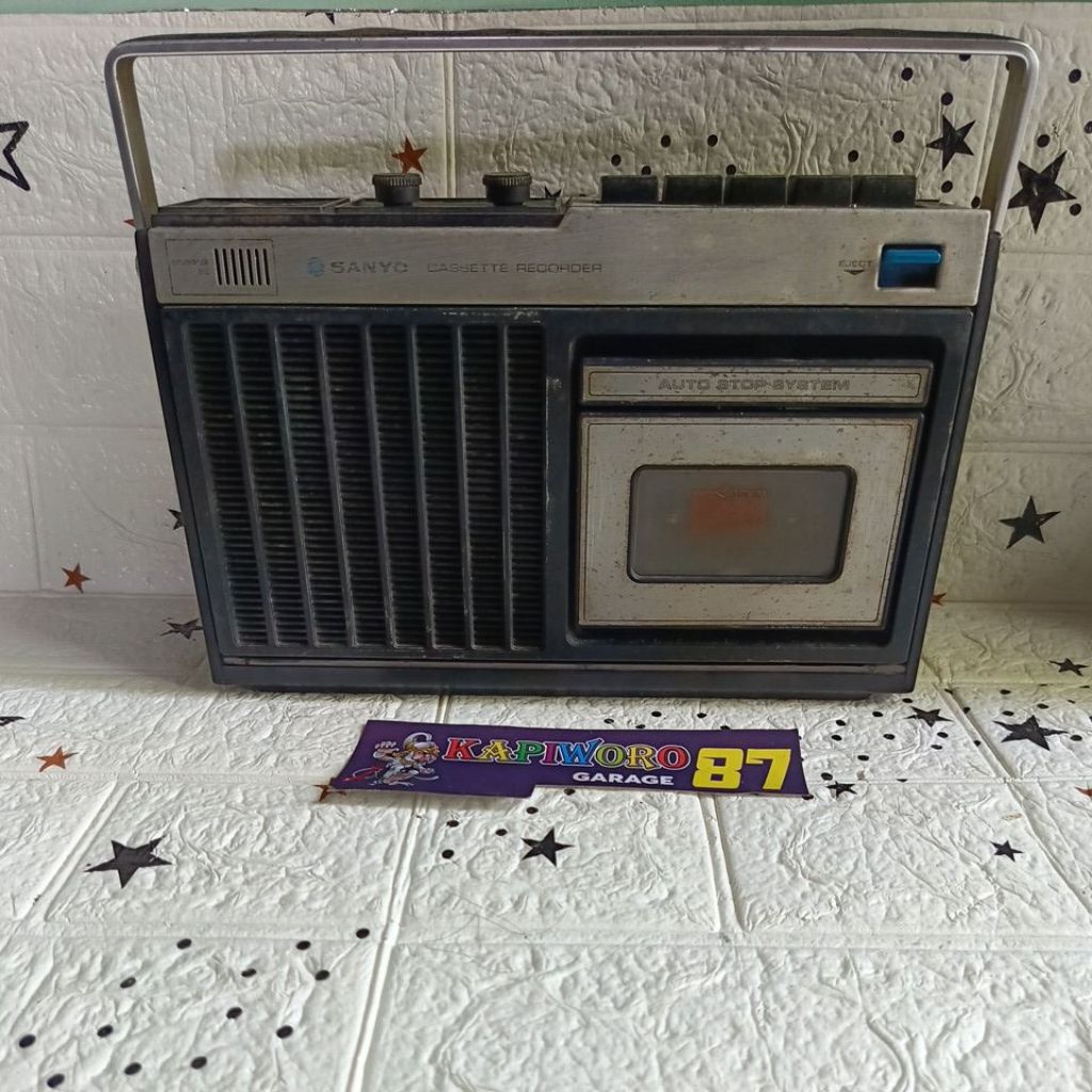 radio jadul SANYO bahan vintage mati