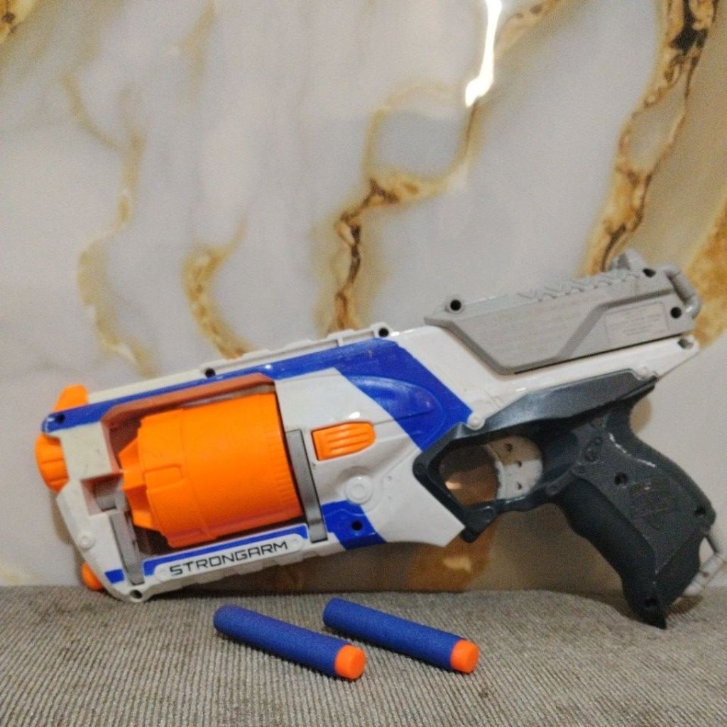 nerf STRONGARM