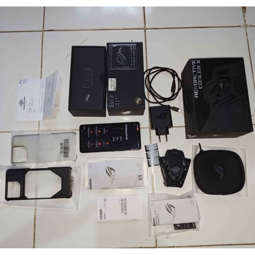 Asus ROG 8 PRO (16/512GB) Fullset Bonus Aerocooler X Fullset