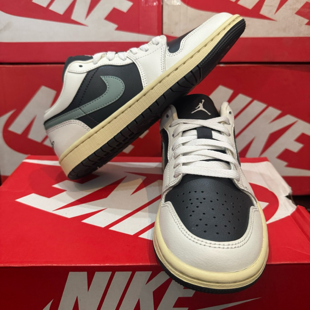 SEPATU WMNS AIR JORDAN 1 LOW / ORIGINAL NEW