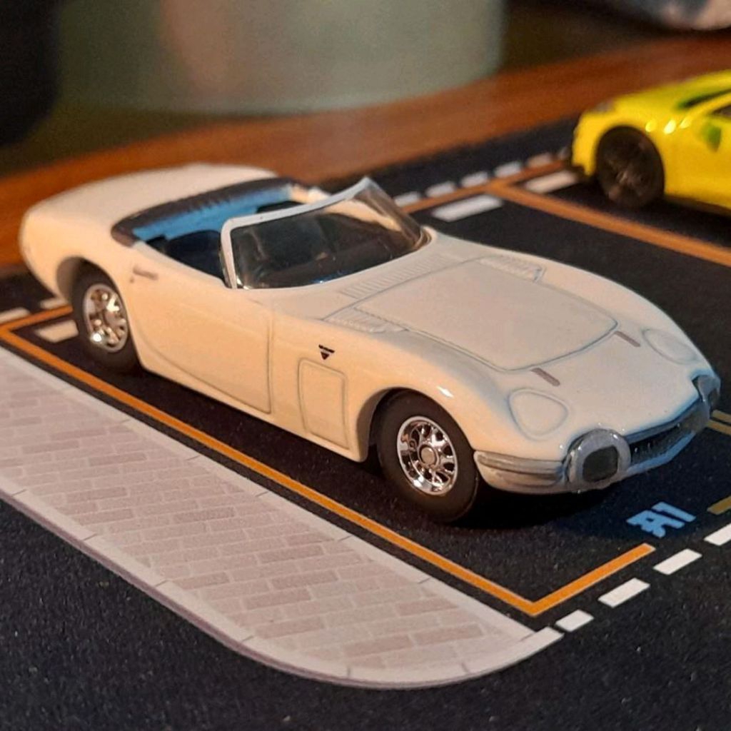 Hot Wheels Premium 007 James Bond - Toyota 2000 GT Roadster (loose)