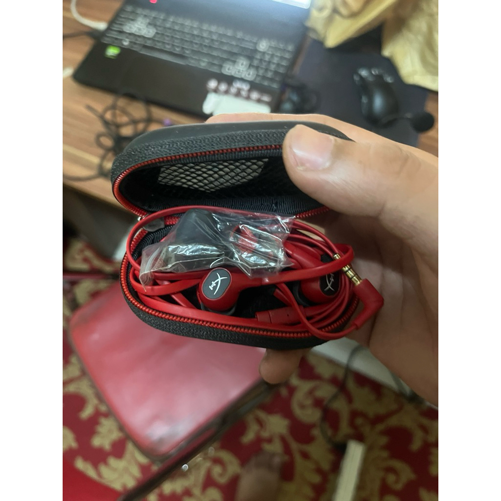 earbuds hyperx