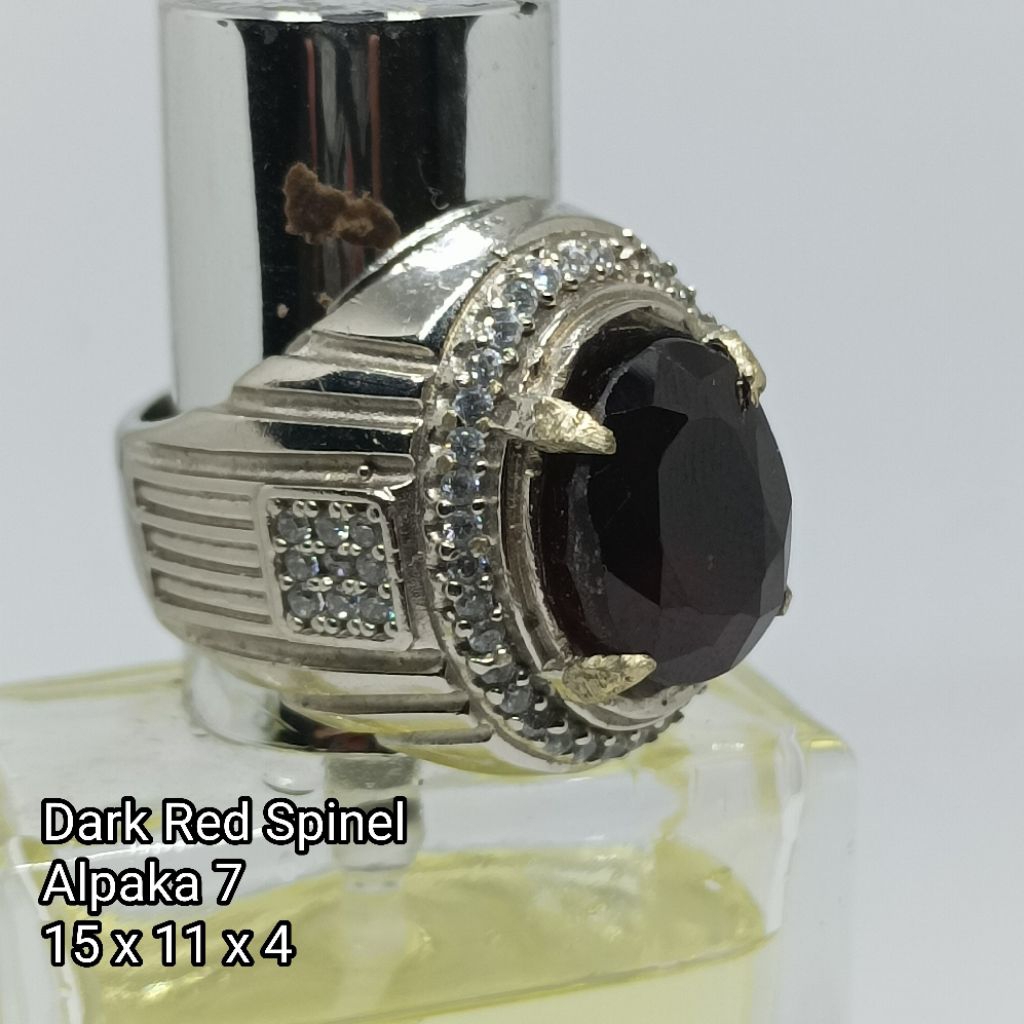 Permata Natural Dark Red Spinel.
