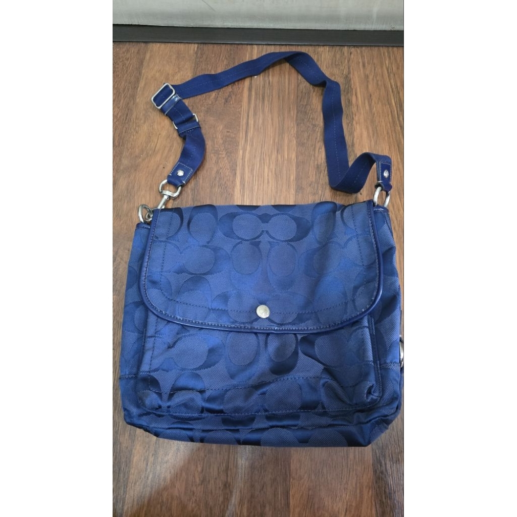 COACH Classic Signature Monogram Messenger Crossbody bag in blue jacquard canvas Authentic (PRELOVED