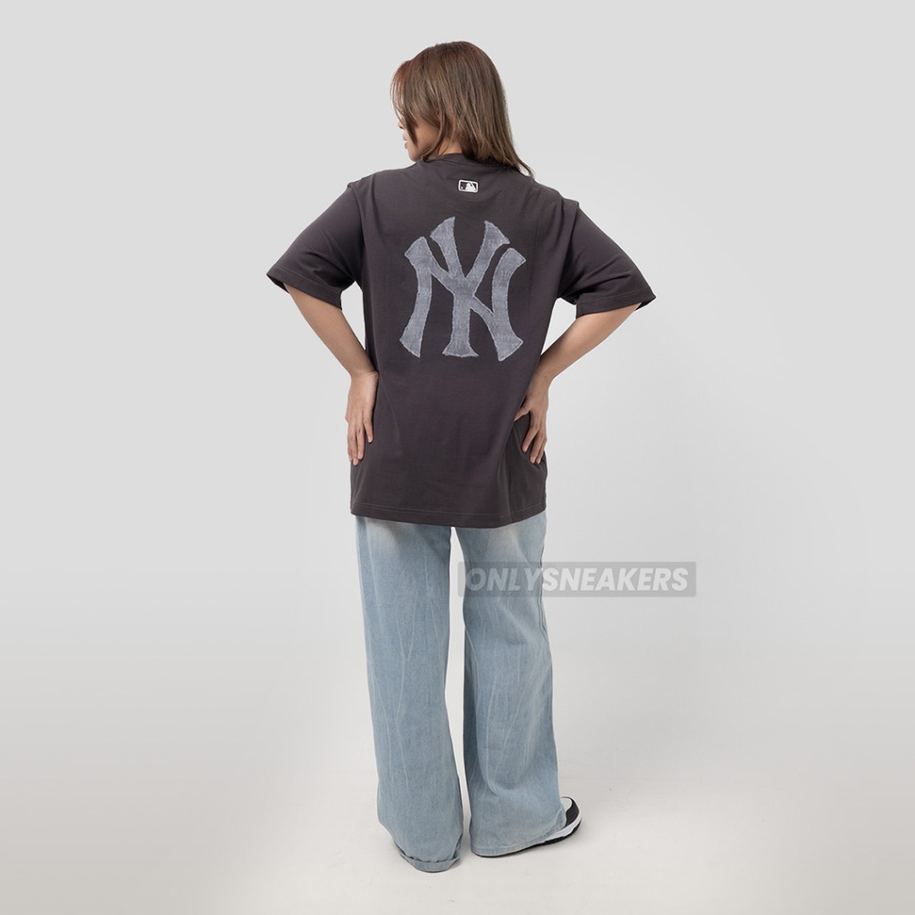 MLB NEW YORK YANKEES DENIMLIKE MONOGRAM BIG LUX CHARCOAL TEE
