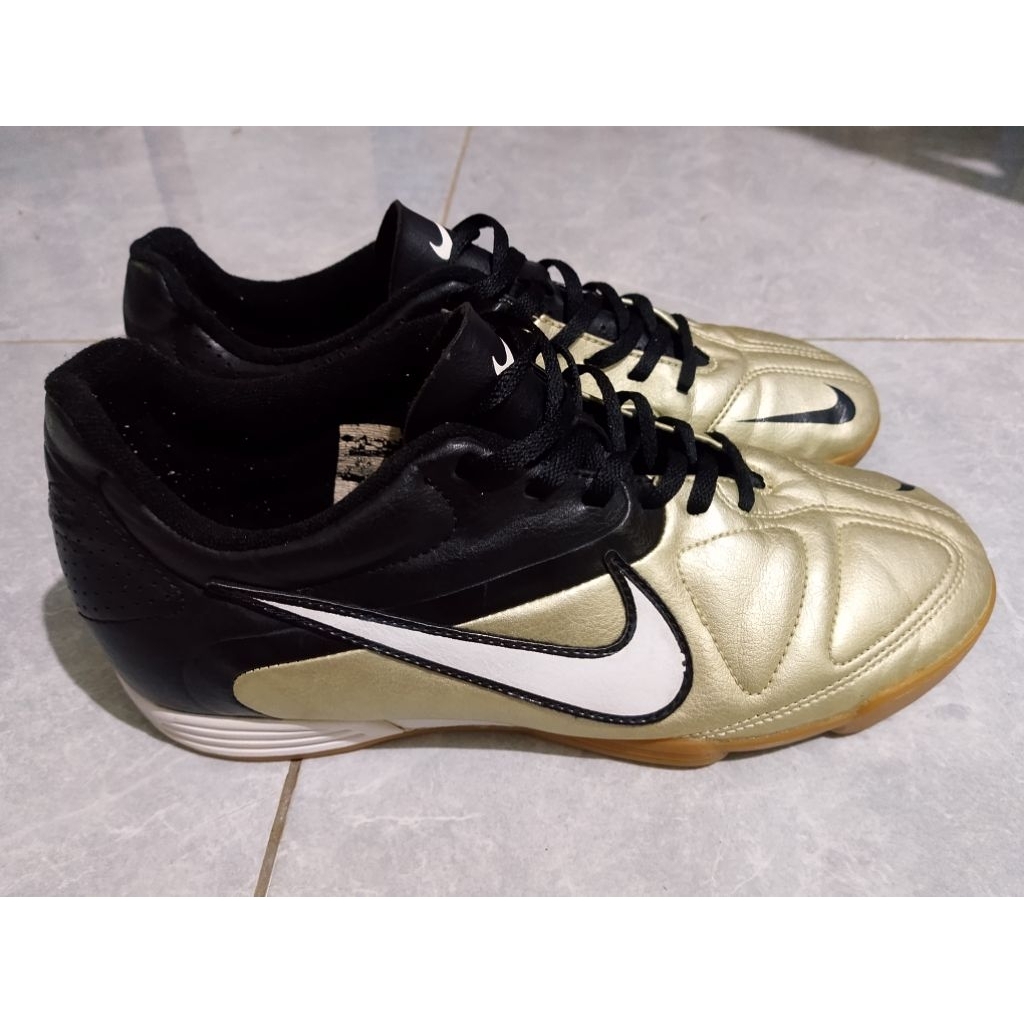 Sepatu Futsal Nike CTR 360 Maestri 2 Size 42 Insole 265 Second Ori