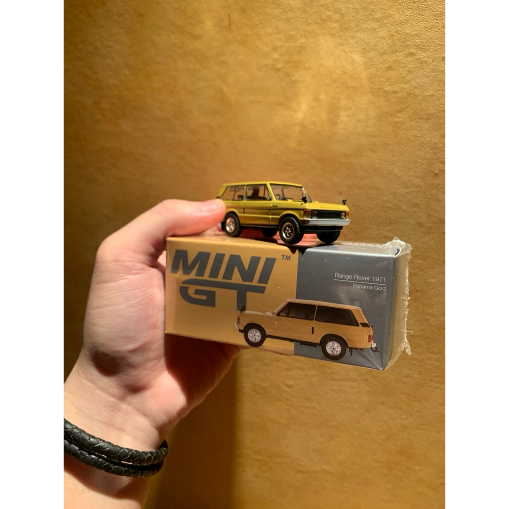 Mini GT Range Rover Classic 1971 Bahama Gold RHD 1:64 No 495 MiniGT 64 Mini Scale Miniscale TSM Mode
