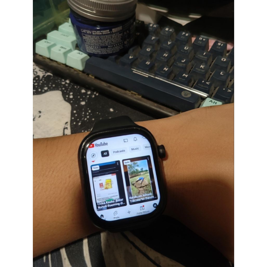 bisa spotify, youtube, whatsapp, foto, ada slot sim card, jam tangan.